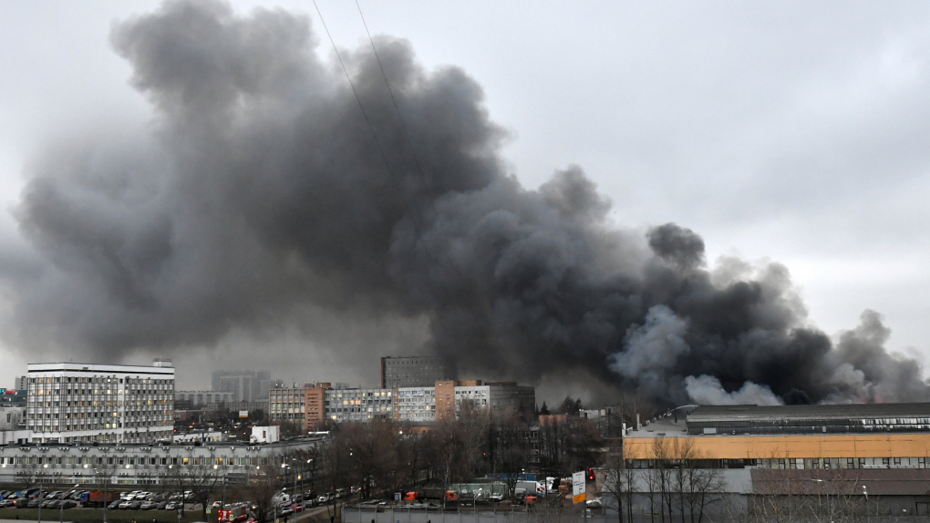 Пожар в московском вчера. Пожар в Москве сейчас 1 час назад. Пожар Чагино 2005. Пожар в Москве сейчас. Пожар на складе в Москве.